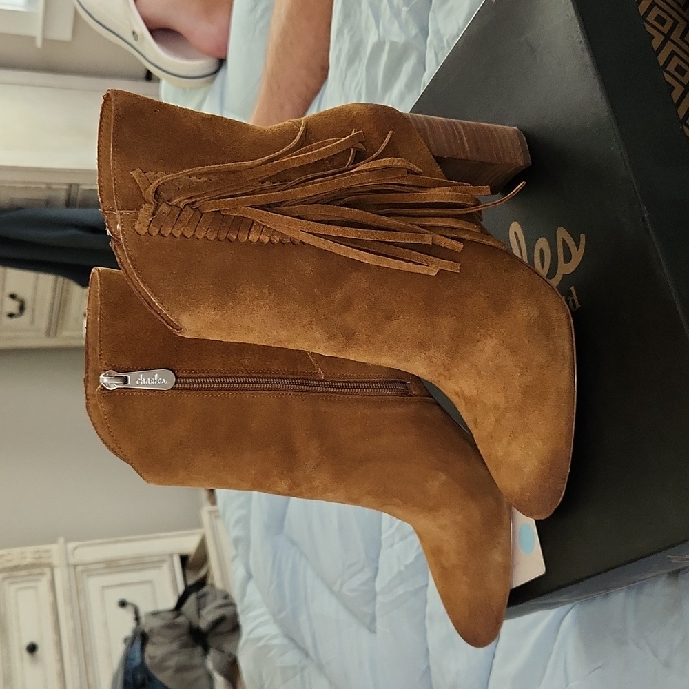 Euc Charles By Charles David Boulder Fringe Booti… - image 3